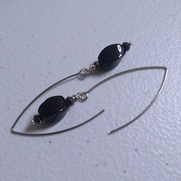 I Got(h) You! Sleek Sassy & Edgy! Twisted Black Onyx FishHook Dangle Earrings - Picture 1 of 10